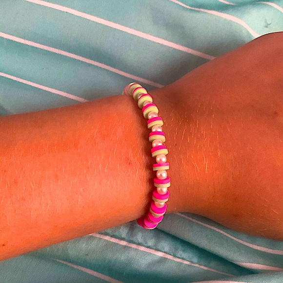 Variety of stickers with every purchase - Picture 2 of 3